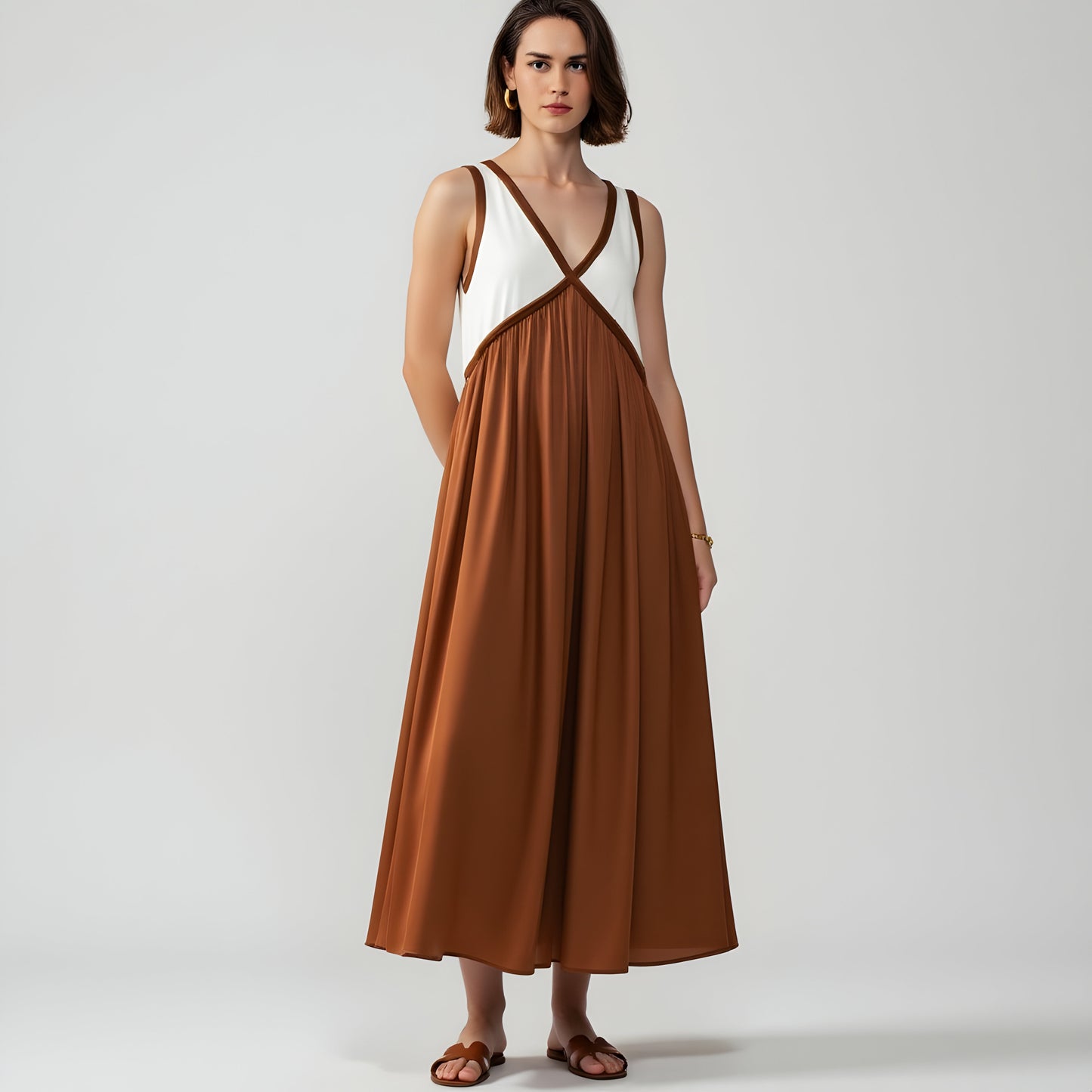 Sleeveless Colorblock Maxi Dress with Empire Waist and V-Neckline