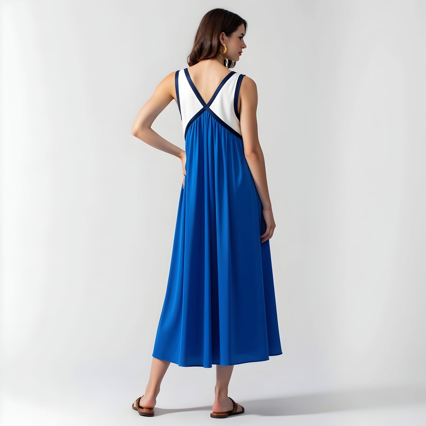 Sleeveless Colorblock Maxi Dress with Empire Waist and V-Neckline
