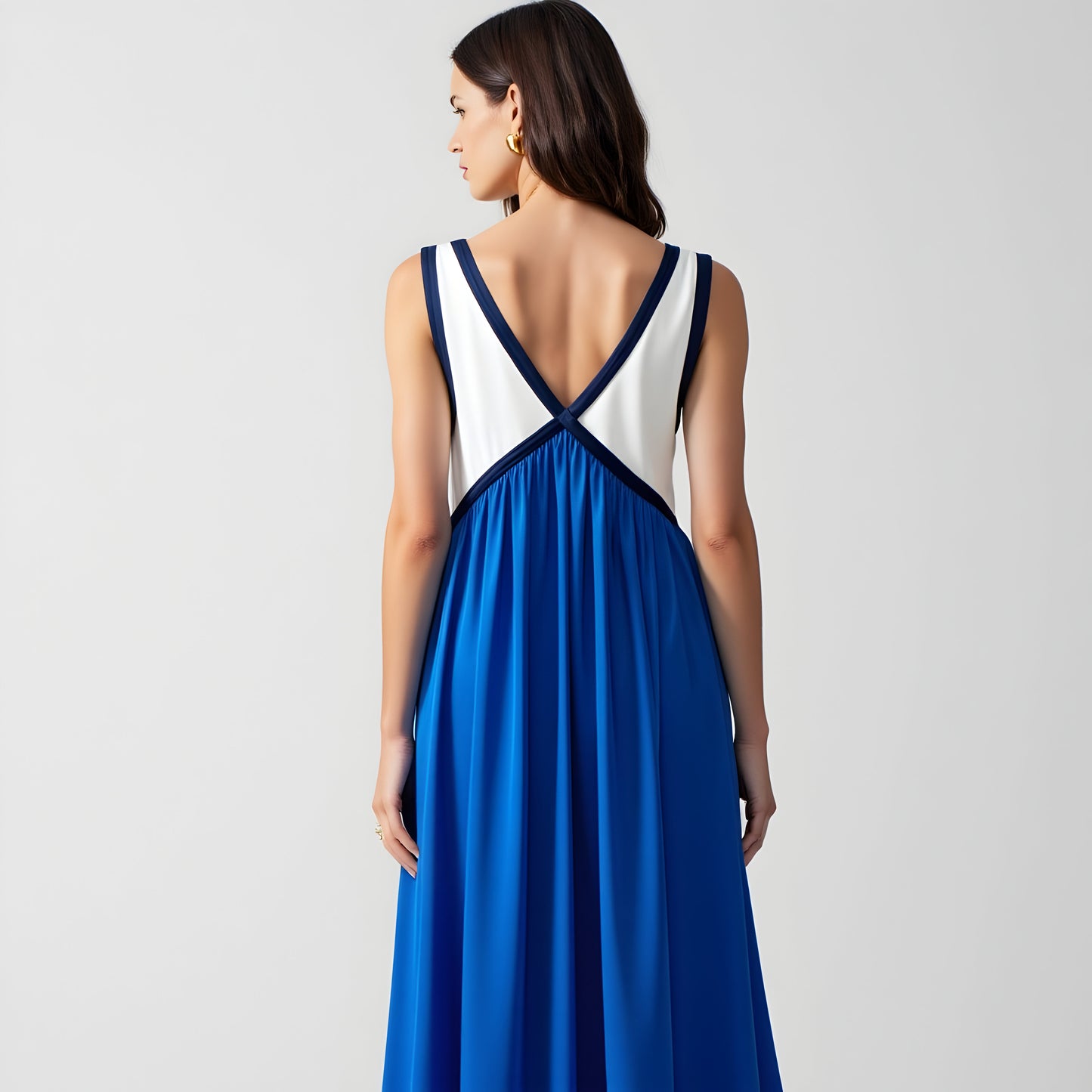 Sleeveless Colorblock Maxi Dress with Empire Waist and V-Neckline