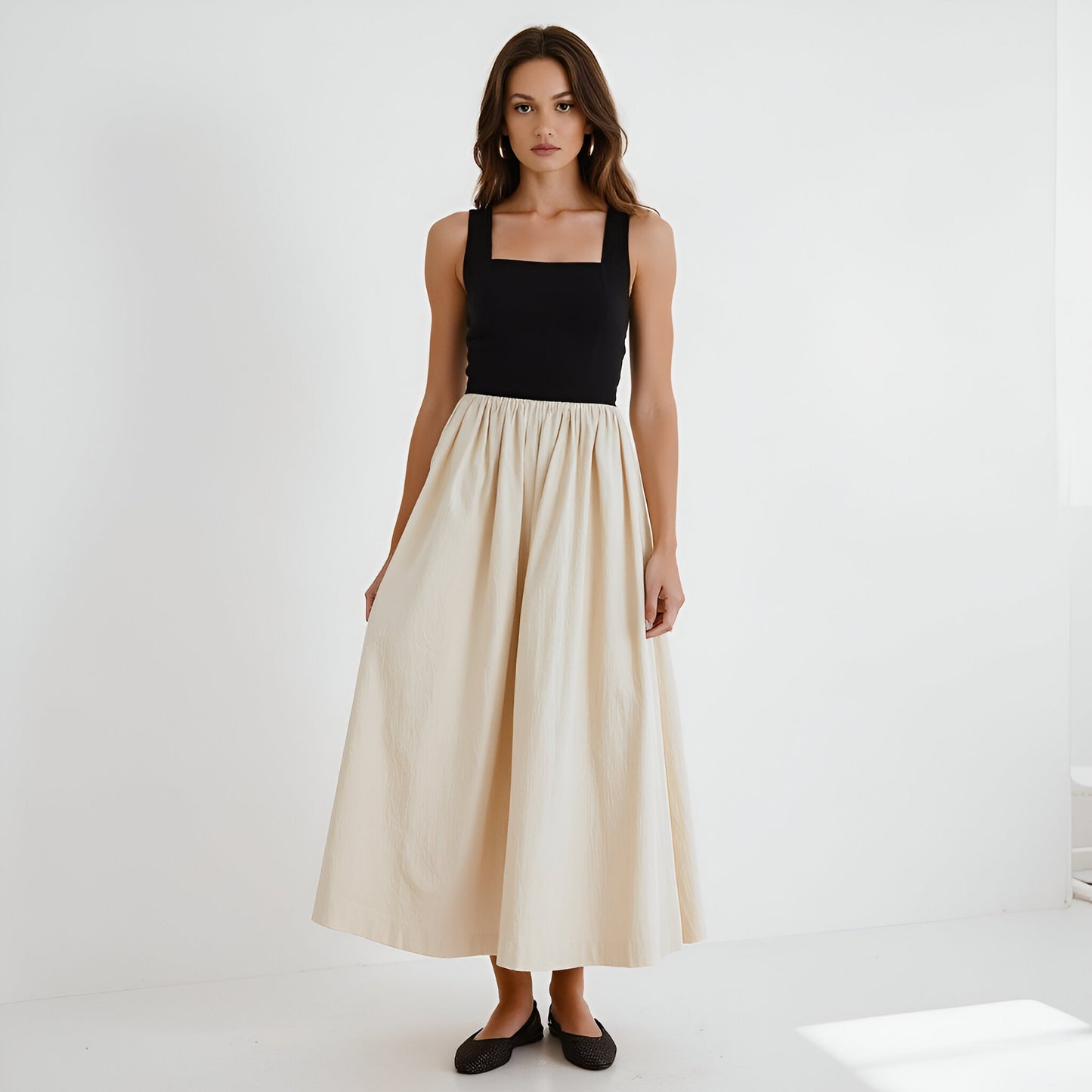 Two-Tone Halter Maxi Dress with Fitted Bodice and Gathered Skirt