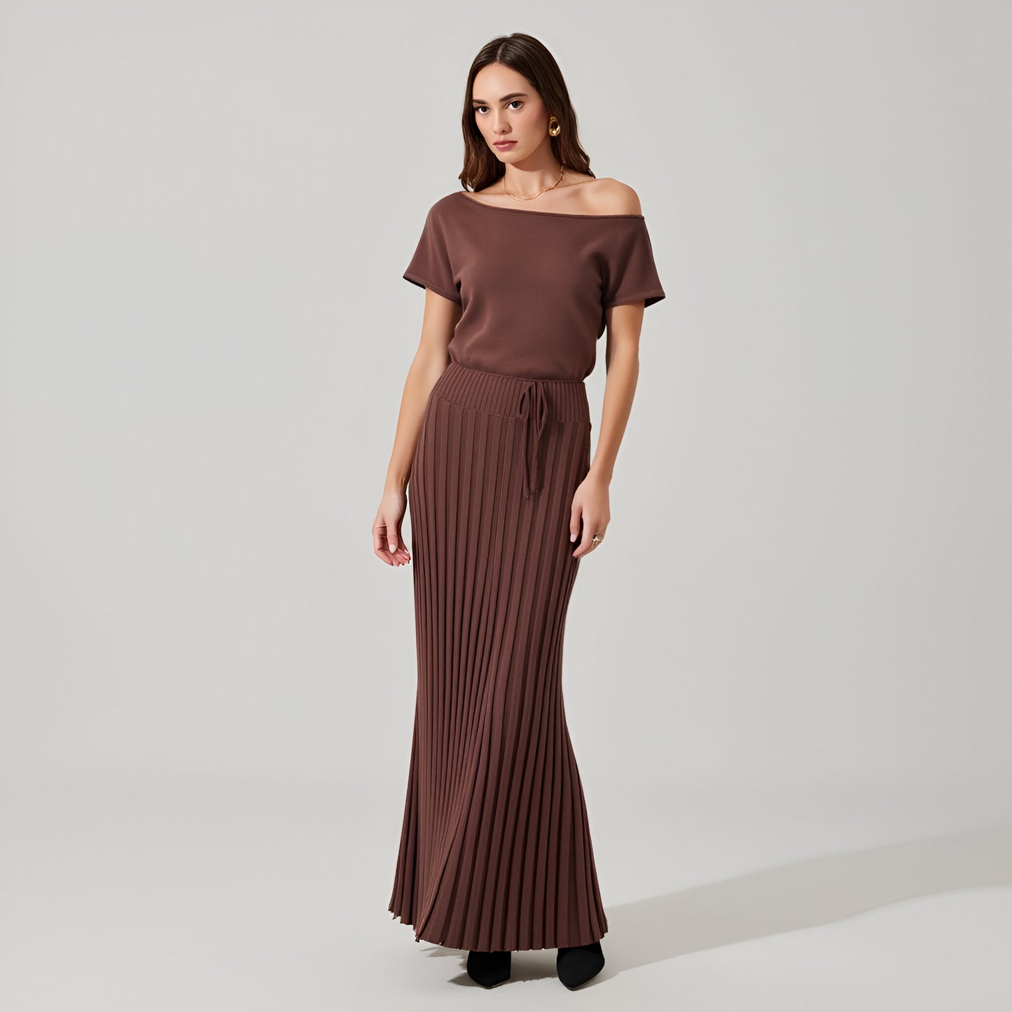Knit Pleated Maxi Dress with Round Neckline, Short Sleeves and Belt Tie