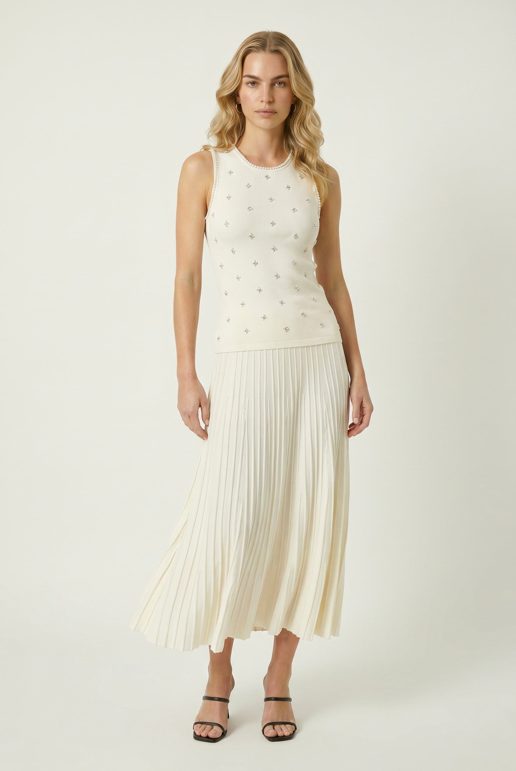White midi top with knit, sleeveless and pleated