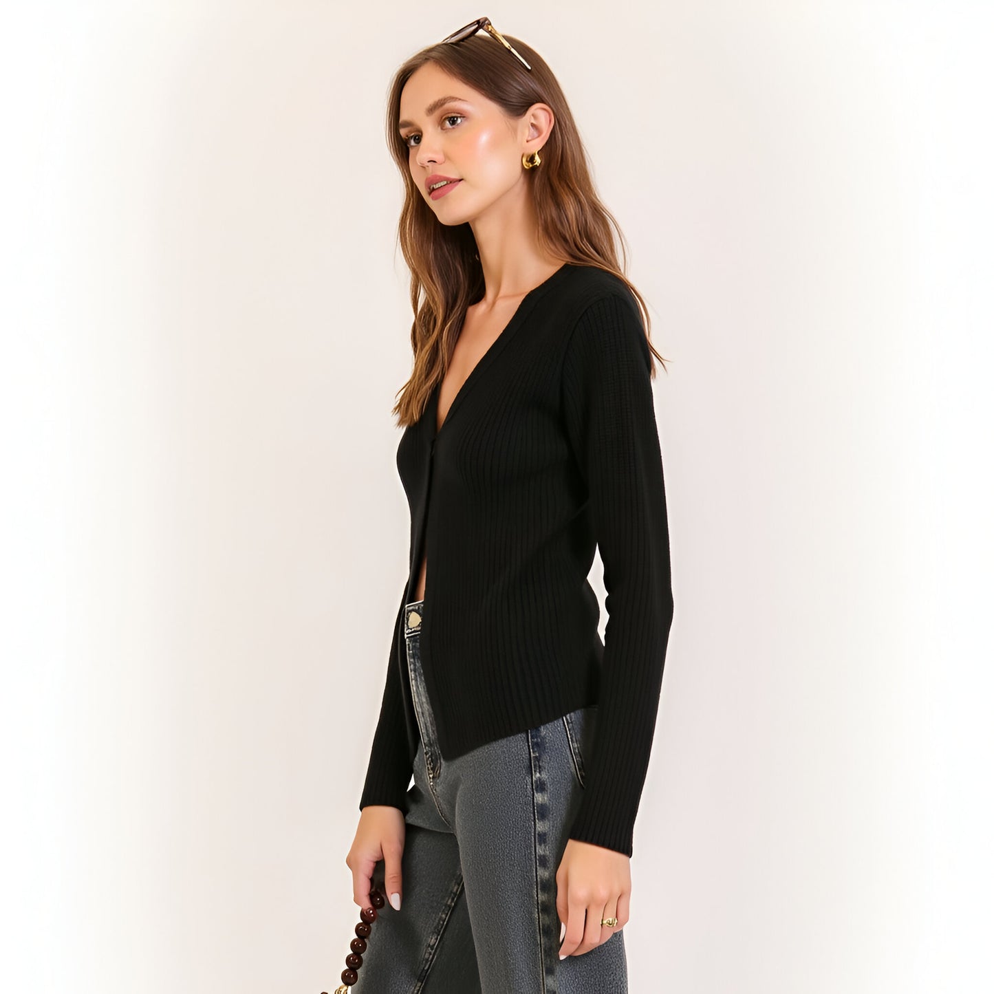 Ribbed Knit V-Neck Cardigan with Long Sleeves and Fitted Shape