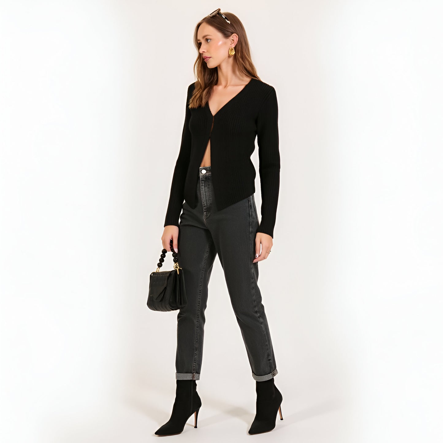 Ribbed Knit V-Neck Cardigan with Long Sleeves and Fitted Shape