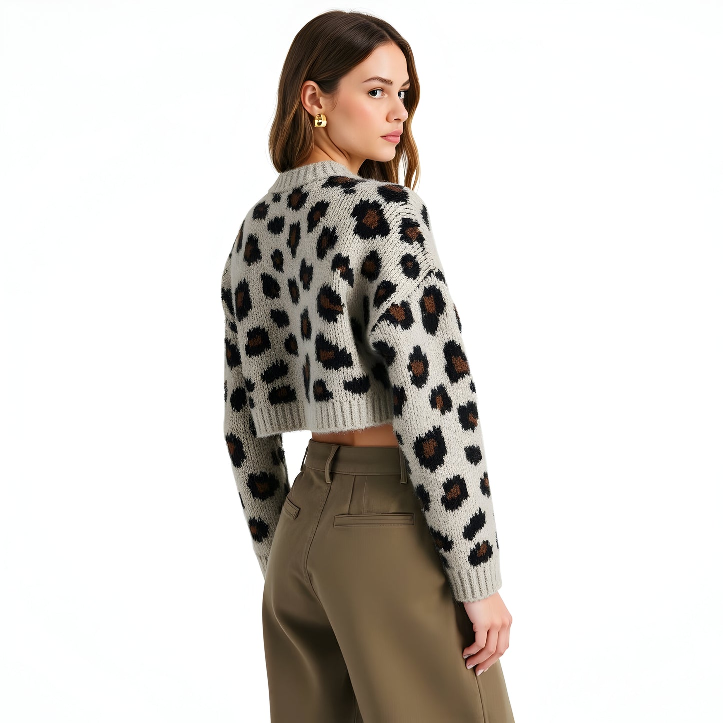 Cropped Leopard Print Sweater with Ribbed Hem and Long Sleeves