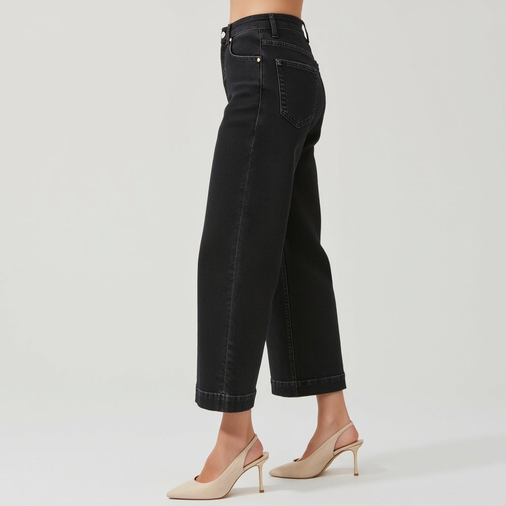 High Waist Black Wide-Leg Cropped Jeans with Clean Hem