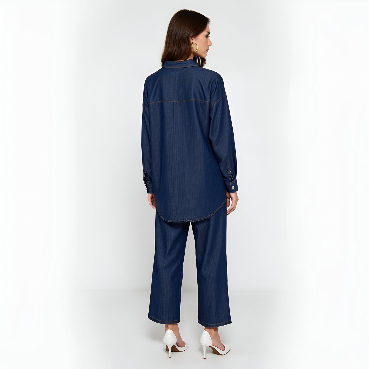 Classic Button-Up Denim Shirt with Contrast Stitching and Long Sleeves
