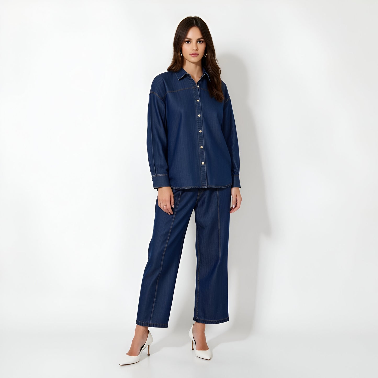 Classic Button-Up Denim Shirt with Contrast Stitching and Long Sleeves