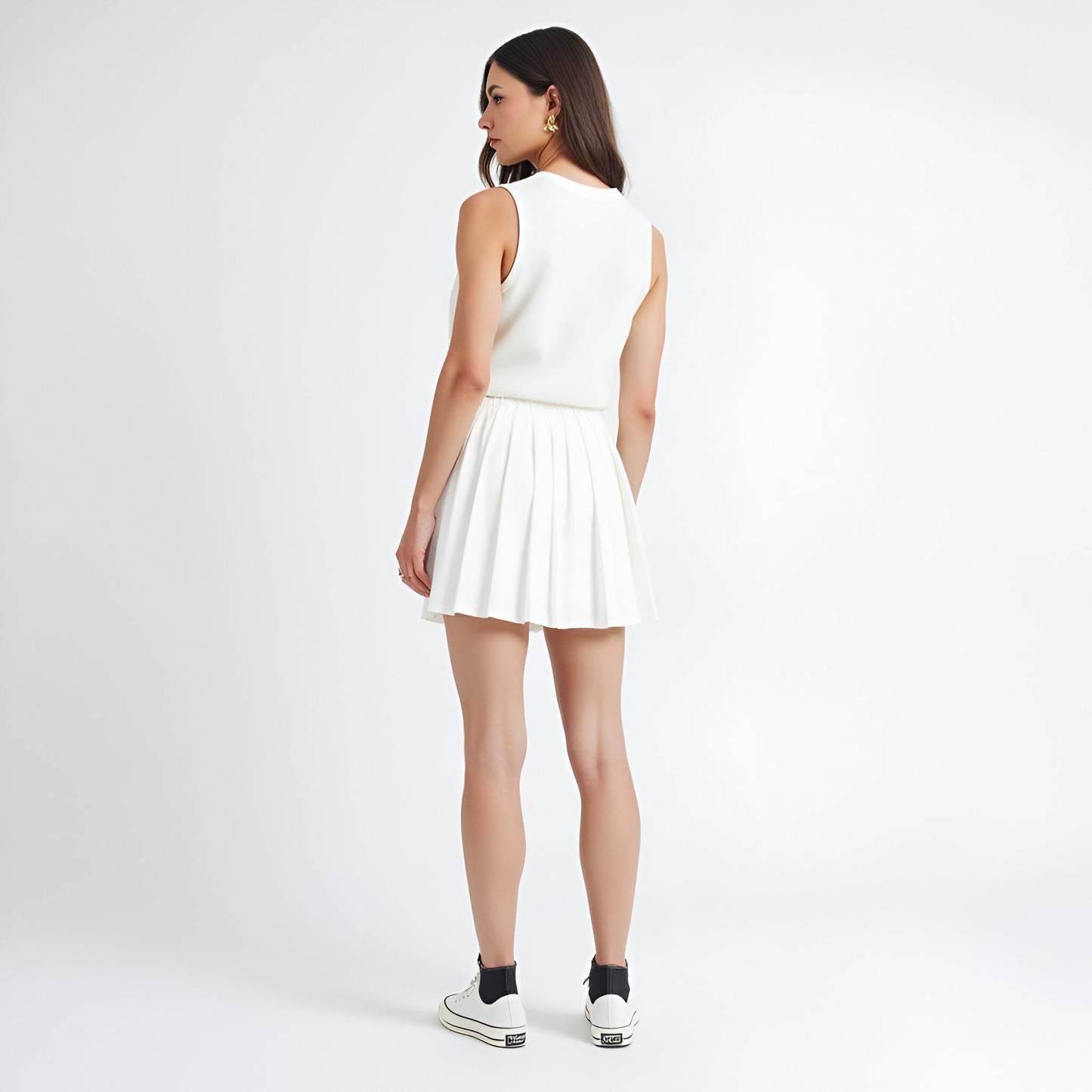 Pleated Mini Skirt with Elastic Waistband in Structured Woven Fabric