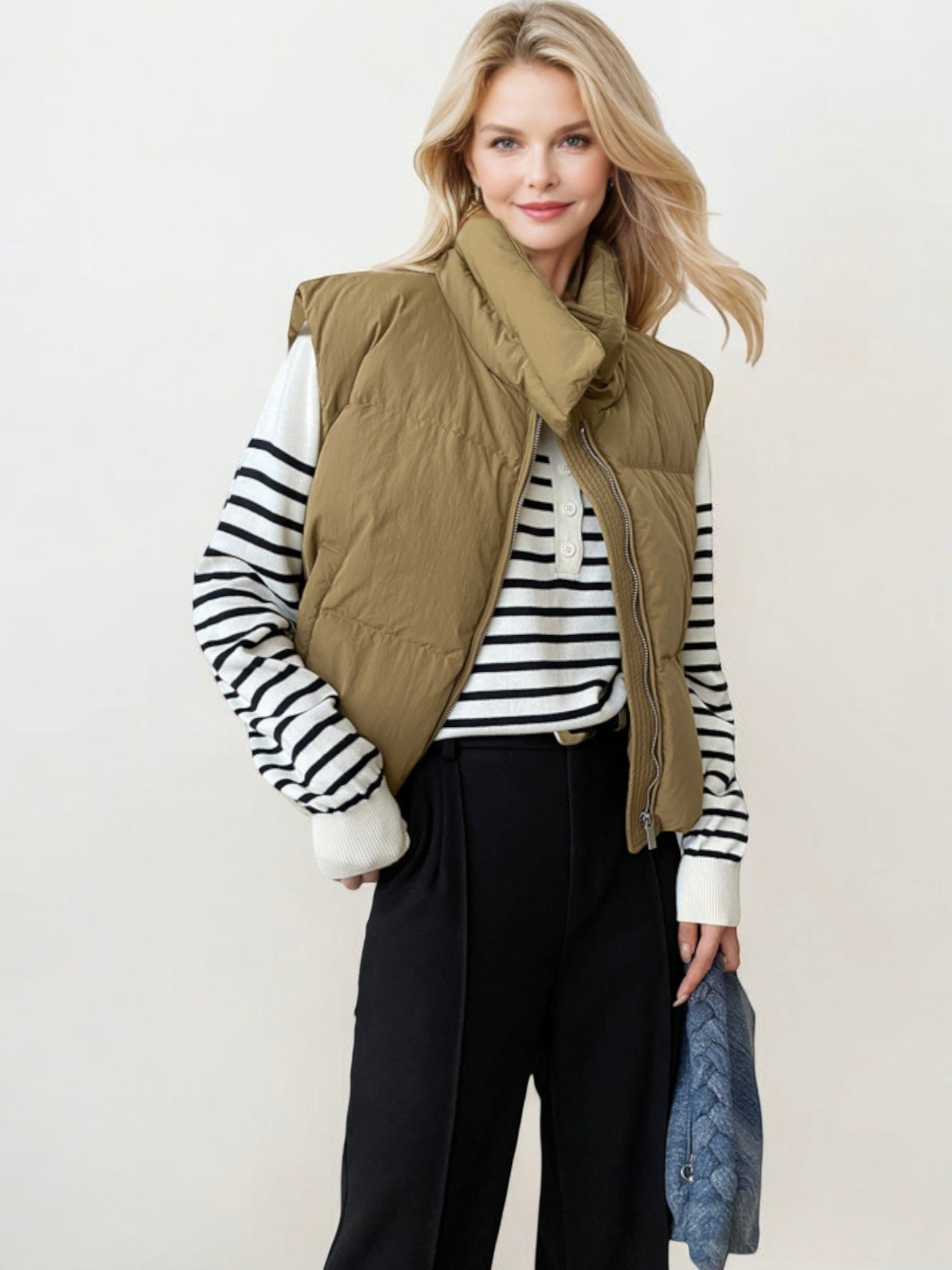 Oversized Puffer Vest with High Collar and Zipper Closure