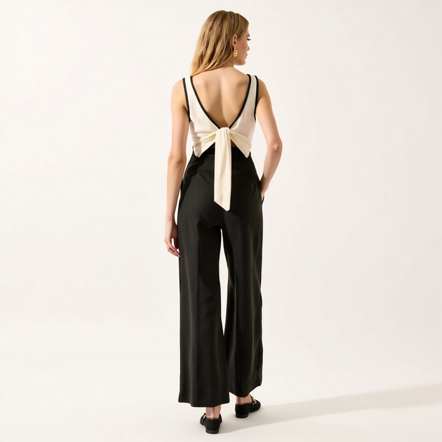 Sleeveless Two-Tone Wide Leg Jumpsuit with Deep V-Neckline