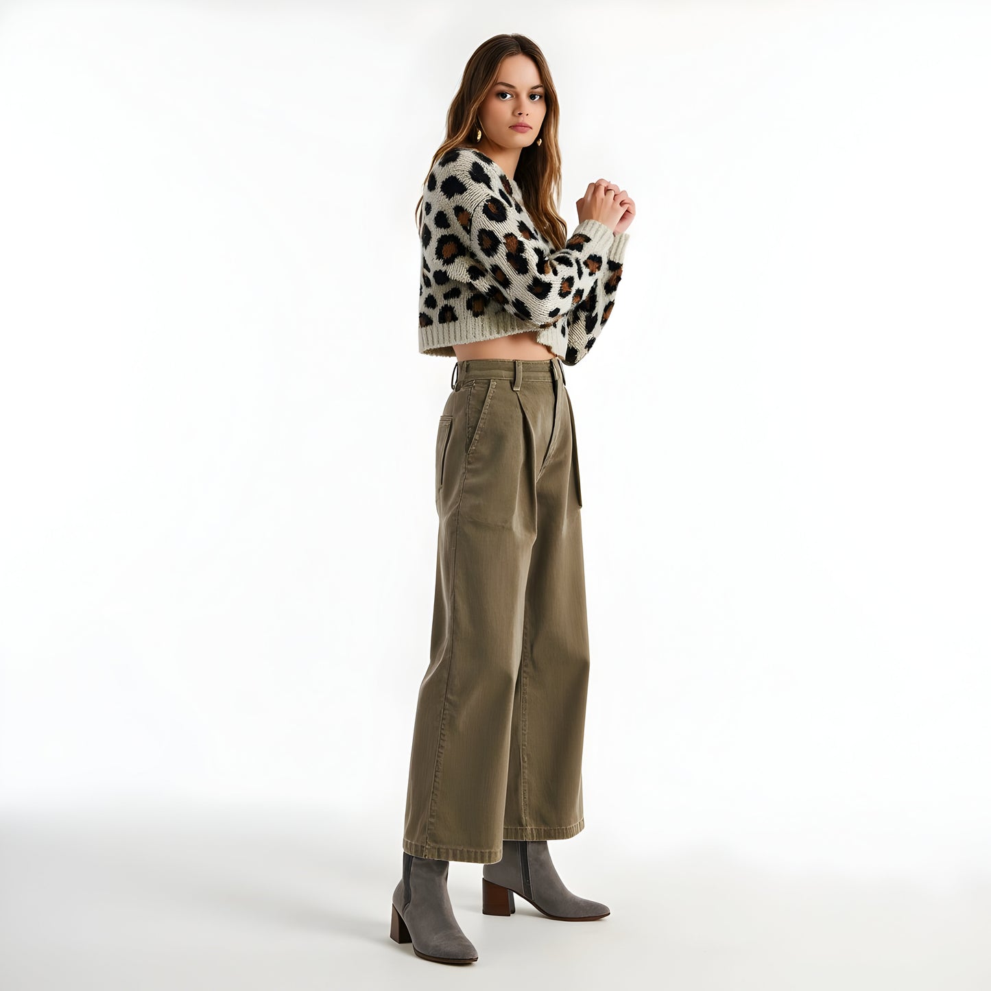 Cropped Leopard Print Sweater with Ribbed Hem and Long Sleeves