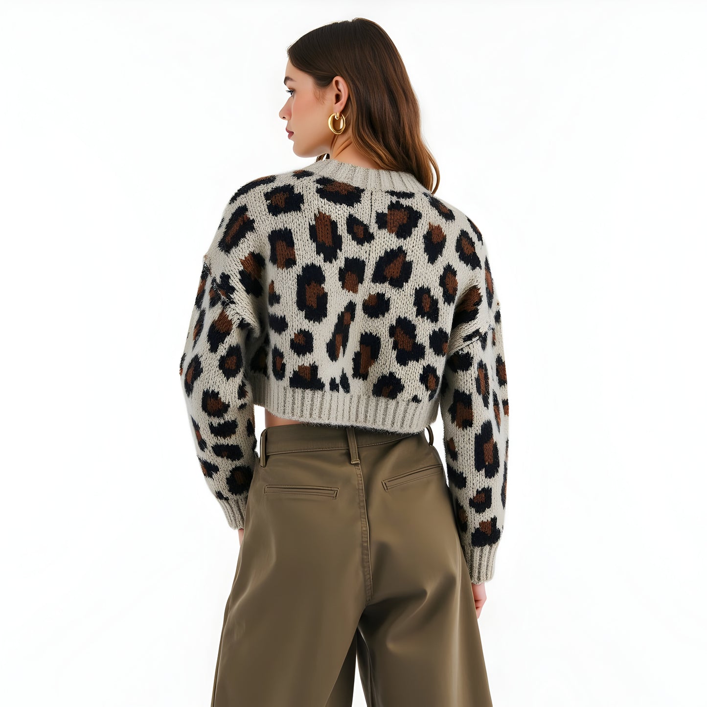 Cropped Leopard Print Sweater with Ribbed Hem and Long Sleeves